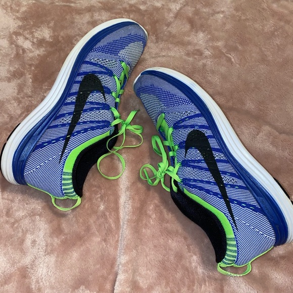 Nike Shoes - Nike Flyknit shoes